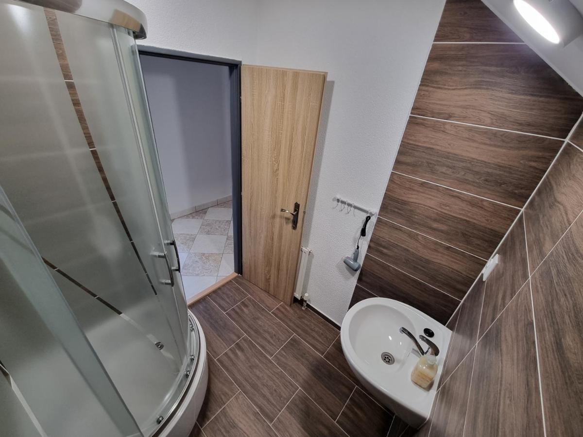 Apartman Emily Брезно Экстерьер фото