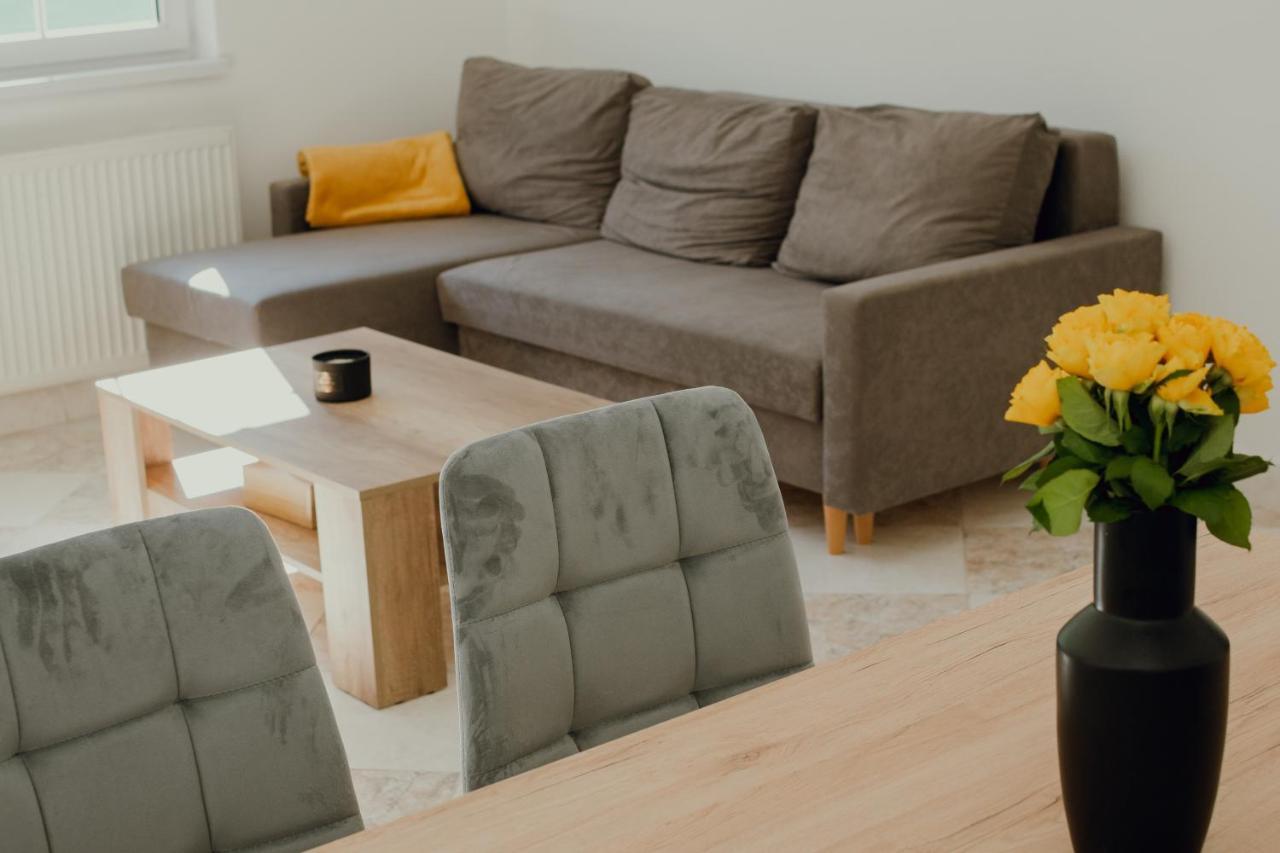 Apartman Emily Брезно Экстерьер фото